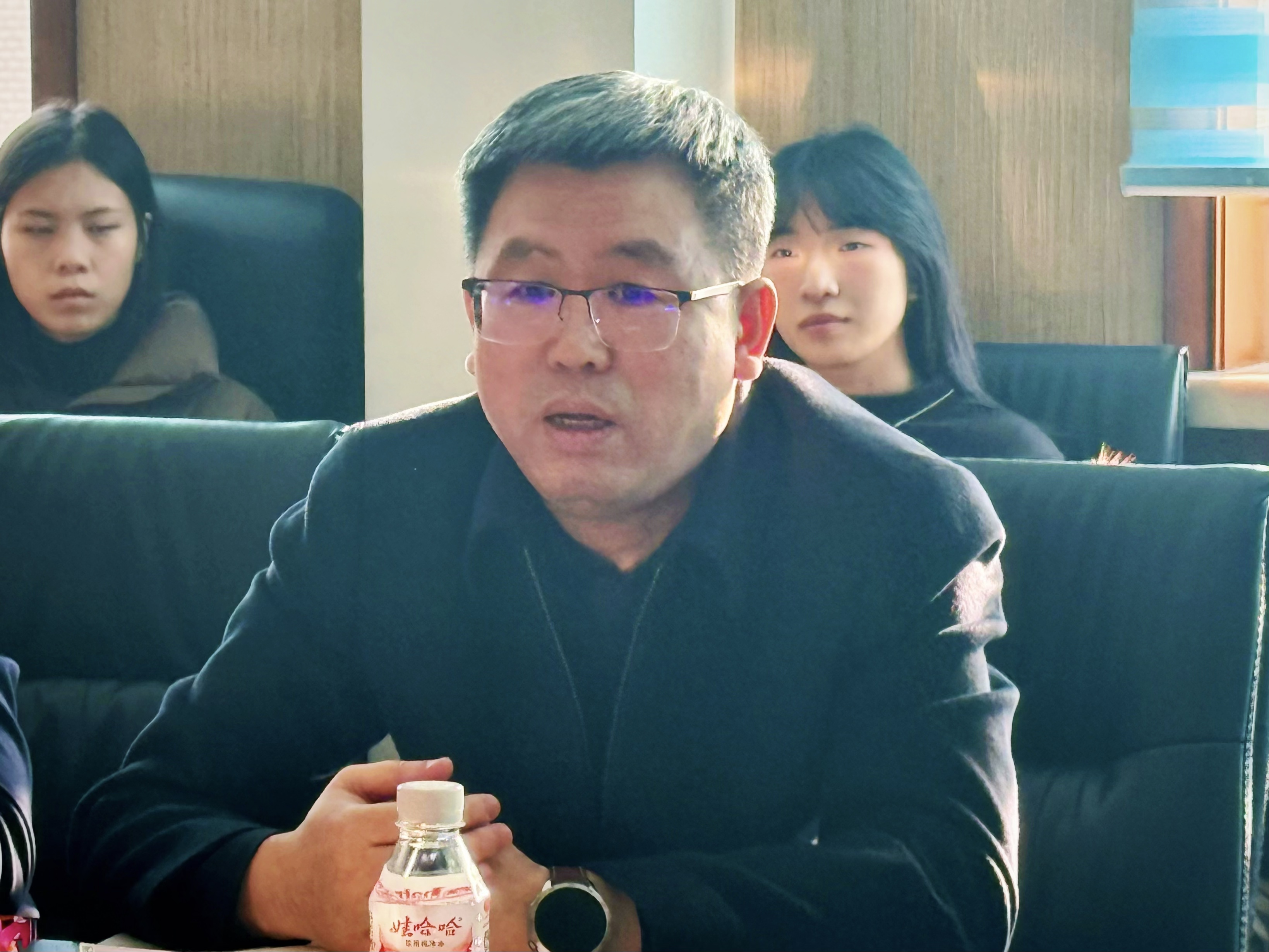 图3-机械书记张智洪.jpg 图3-机械书记张智洪.jpg